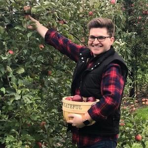 Meet your Posher, Travis